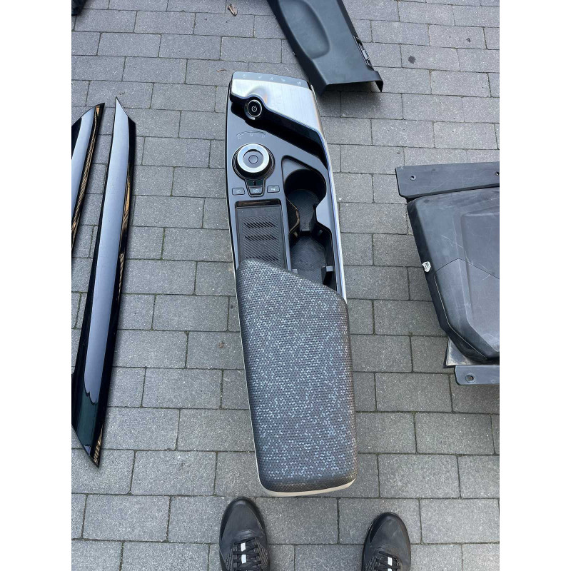 Центральна консоль Kia EV6 84611CV000