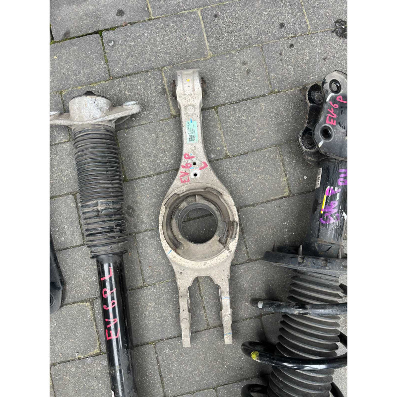 Важіль задній під пружину Kia EV6 55210-GI100