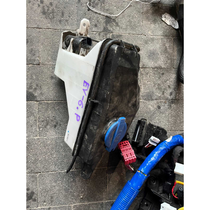 Бачок омивача Kia EV6 98611GI100